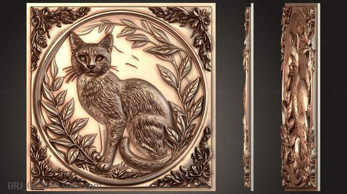 Кошка прячется среди листвы
