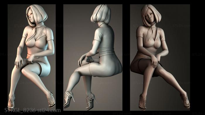 Женщина сидит